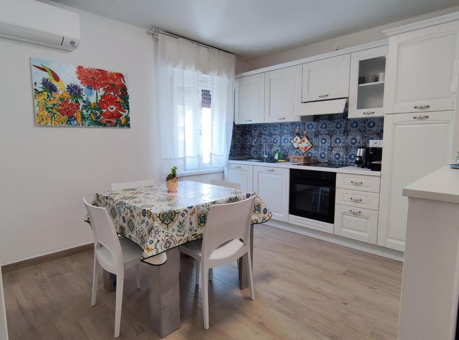 Sweet Apartment - Centre Peschiera del Garda Kültér fotó
